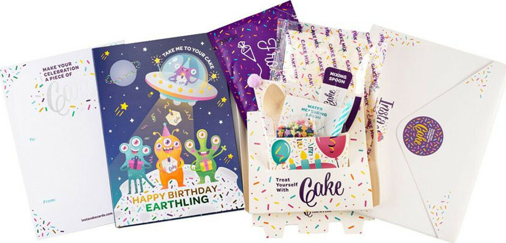 Out of this World Alien Birthday Cake Card: Vanilla Confetti