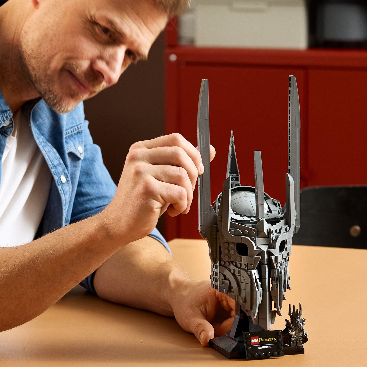 LEGO Icons: The Lord of the Rings: Sauron's Helmet