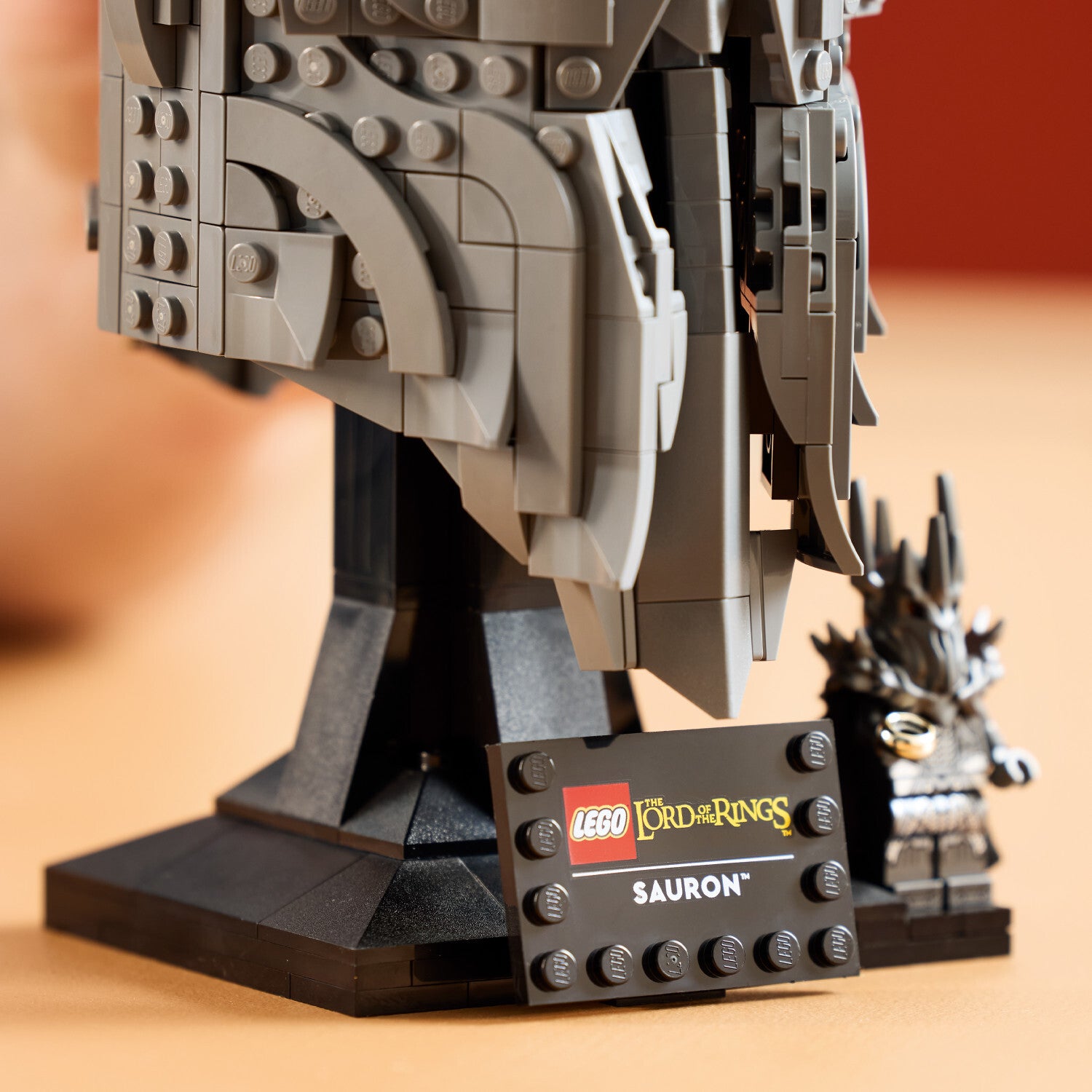 LEGO Icons: The Lord of the Rings: Sauron's Helmet