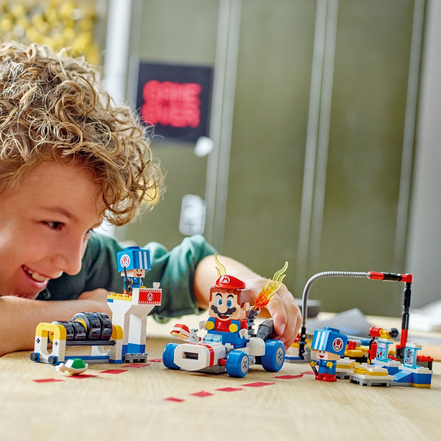 LEGO® Super Mario: Mario Kart™ – Toad's Garage 72035 – Awesome