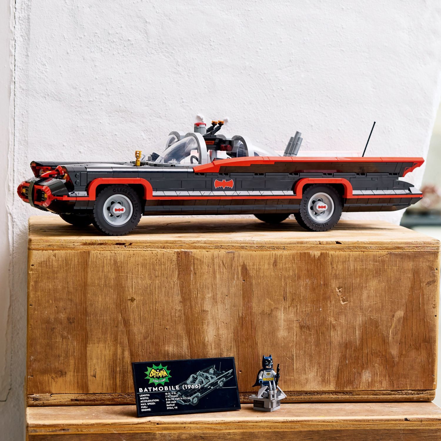 LEGO Super Heroes DC: Batman™: The Classic TV Series Batmobile™