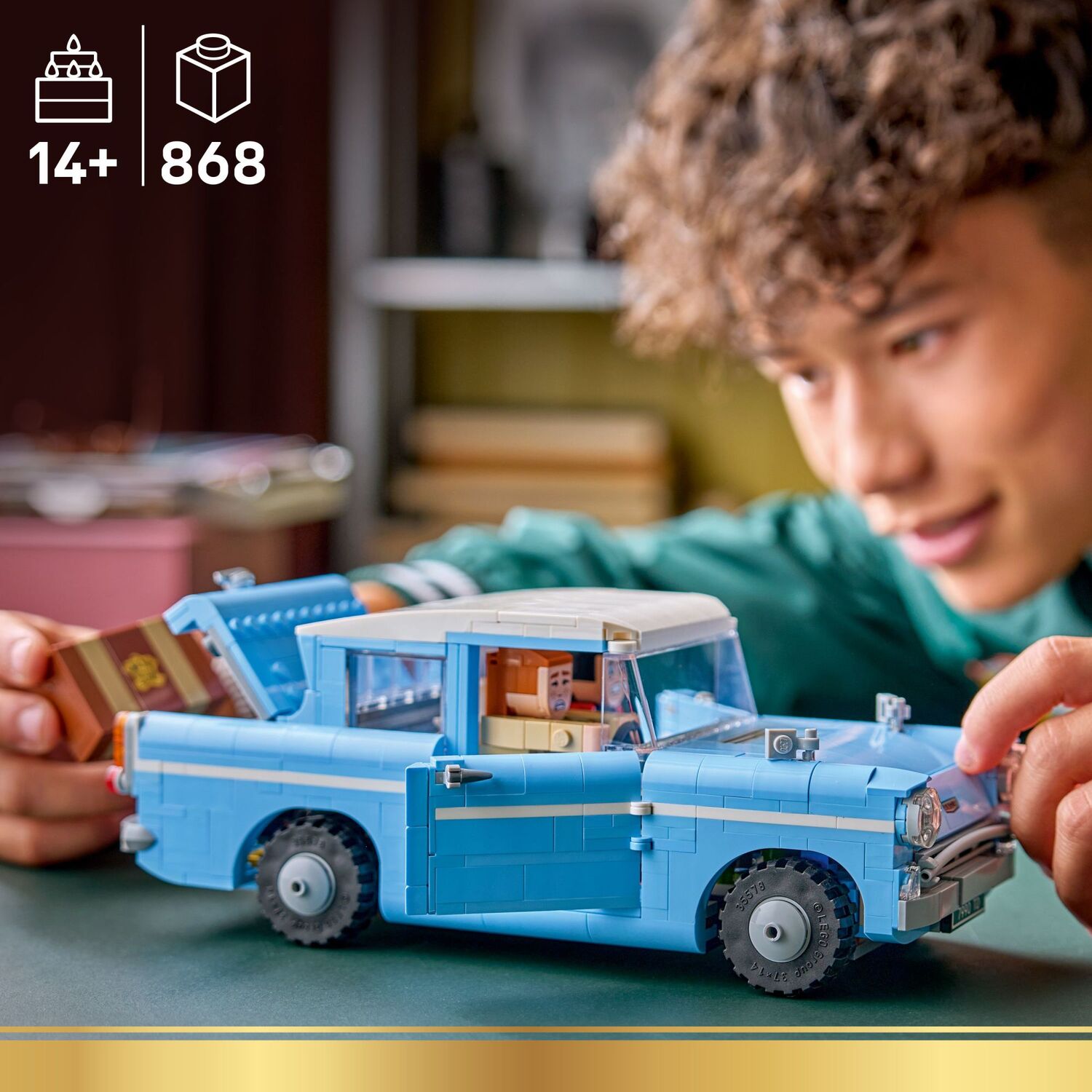 LEGO Harry Potter: Enchanted Flying Ford Anglia™