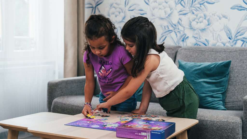 The Thousand and One Nights Puzzle (64 pc)