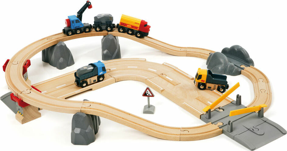 BRIO Rail & Road Loading Set