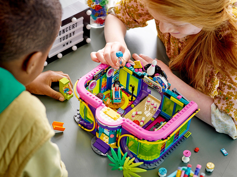 LEGO FRIENDS Roller Disco Arcade