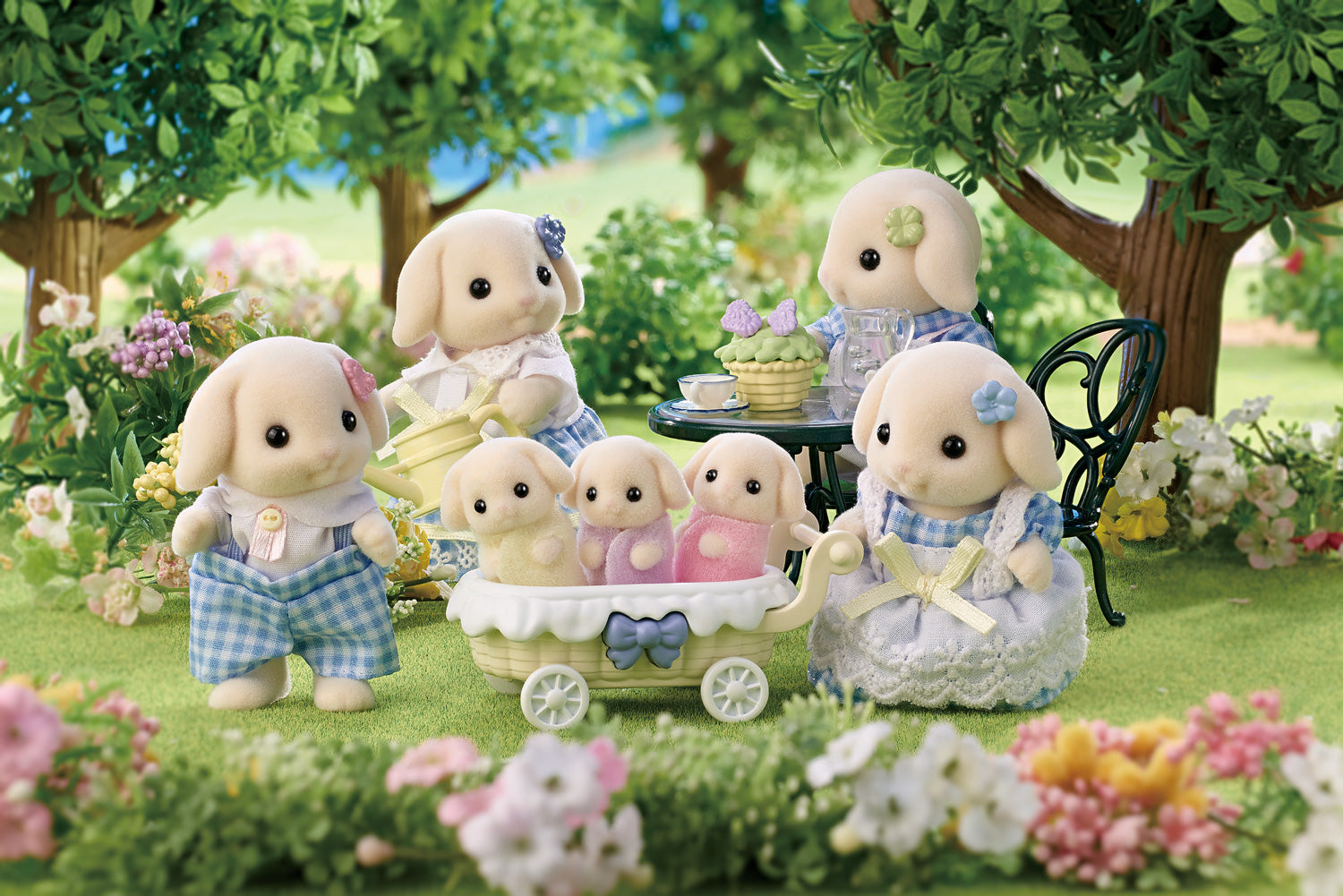 Calico Critters Flora Rabbit Family