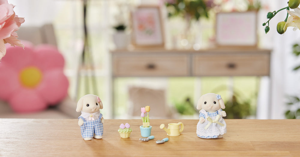 Calico Critters Blossom Gardening Set